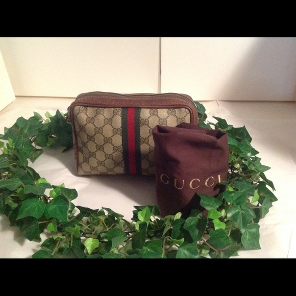 Gucci monogram clutch! - Picture 13 of 13